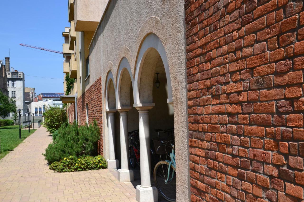 Toscani garden Budapest Exterior foto